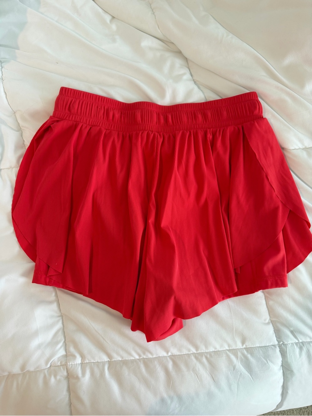 Red athletic shorts - Picture 4 of 4
